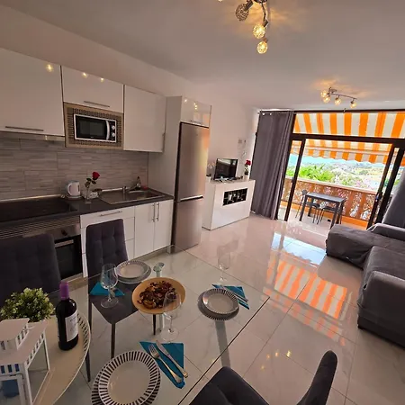 Ocean View With Breathtaking Sea View, Family Friendly, Terrace, Wifi, Sat-tv アパート アデヘ