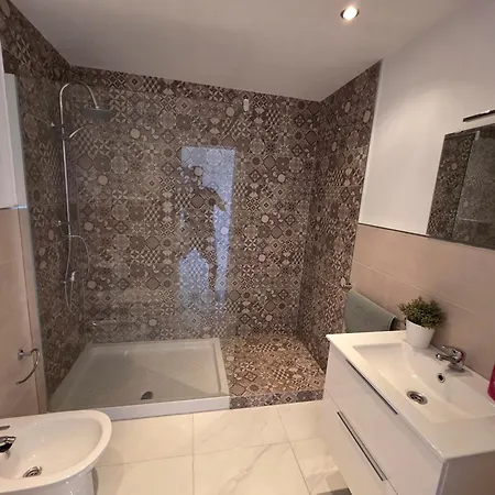 Ocean View With Breathtaking Sea View, Family Friendly, Terrace, Wifi, Sat-tv * 아데제