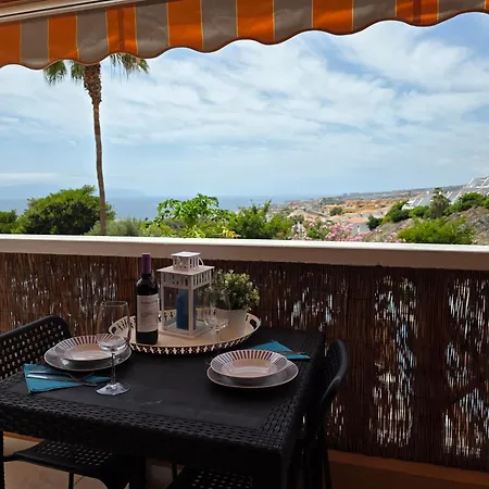 Ocean View With Breathtaking Sea View, Family Friendly, Terrace, Wifi, Sat-tv アデヘ