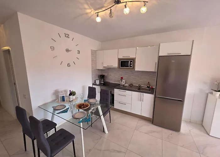 Ocean View With Breathtaking Sea View, Family Friendly, Terrace, Wifi, Sat-tv *