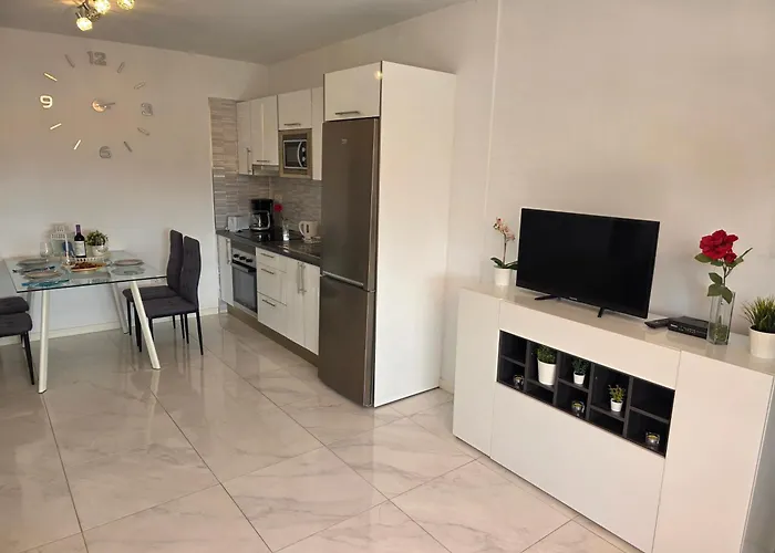 Ocean View With Breathtaking Sea View, Family Friendly, Terrace, Wifi, Sat-tv Апартаменты