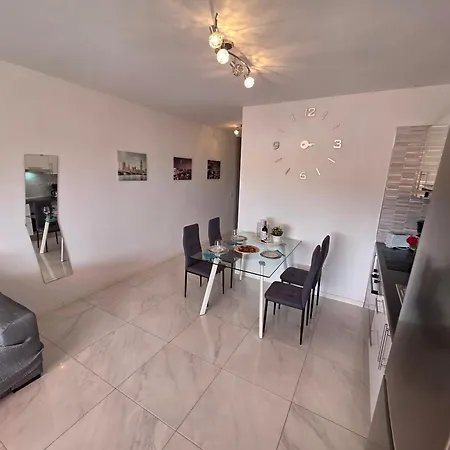 Ocean View With Breathtaking Sea View, Family Friendly, Terrace, Wifi, Sat-tv Lejlighed