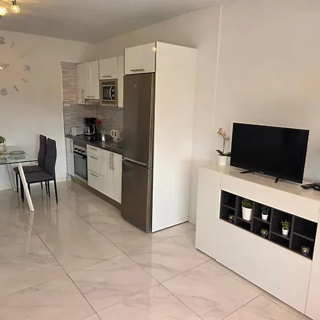 Ocean View With Breathtaking Sea View, Family Friendly, Terrace, Wifi, Sat-tv Lejlighed